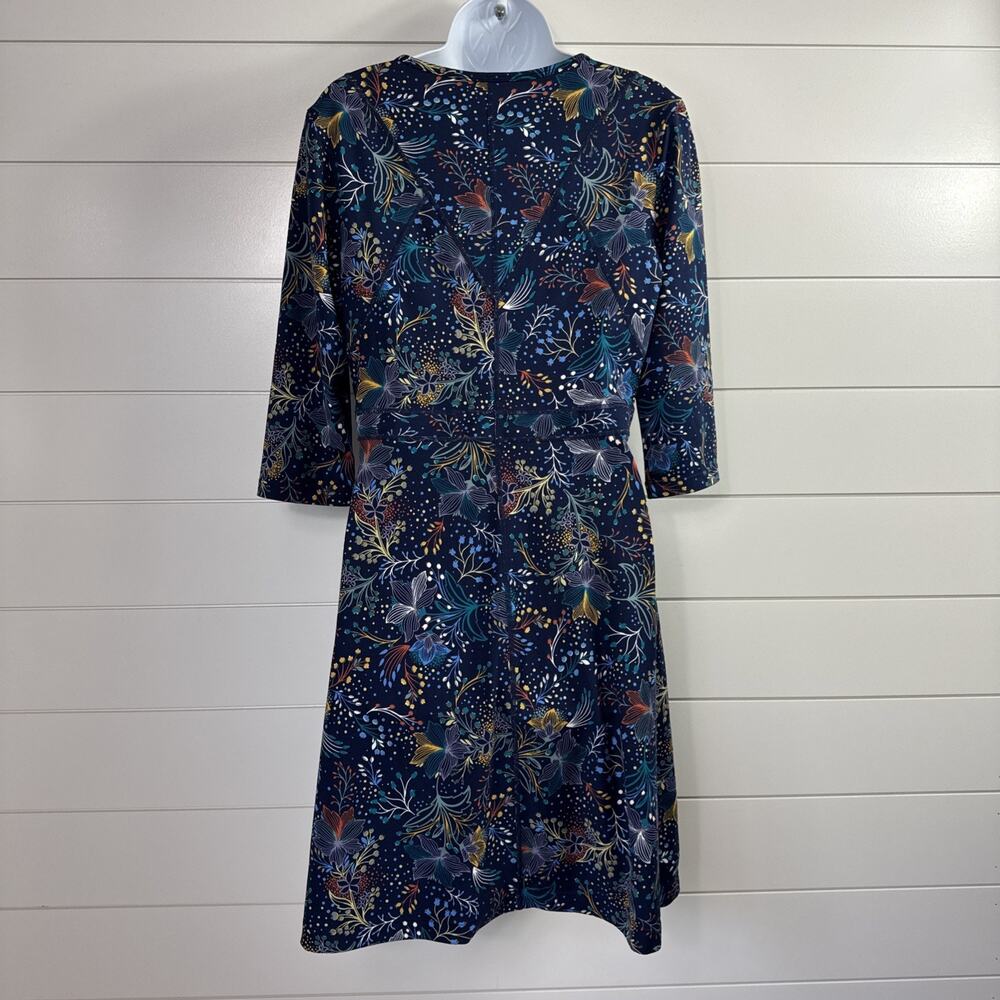 Title Nine Fit & Flare Dream 3/4 Sleeve Dress Flora Fest Pattern Navy Blue sz M - Picture 5 of 7